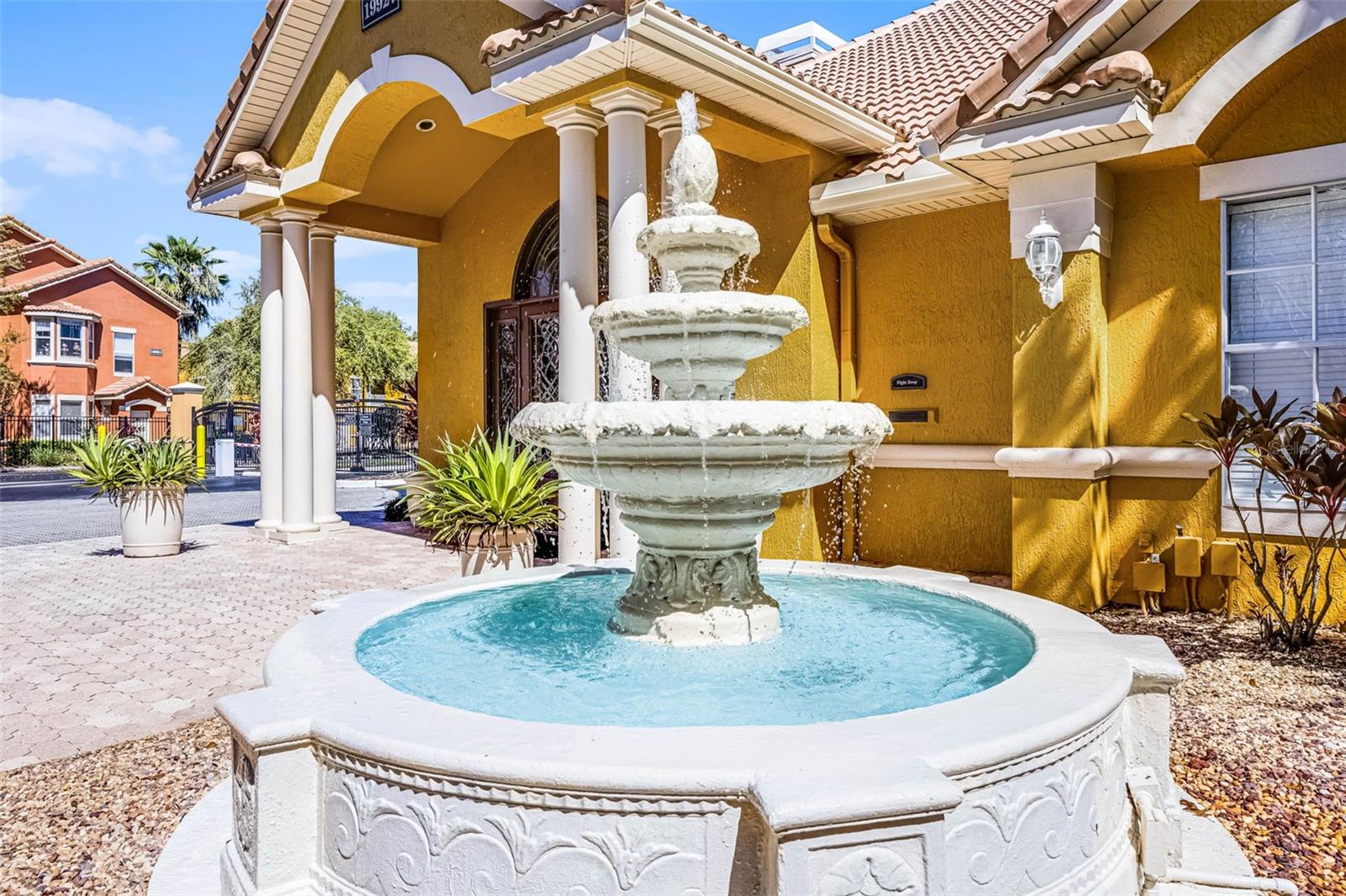 Image 35 of 46 For 8801 Villa View Circle 1