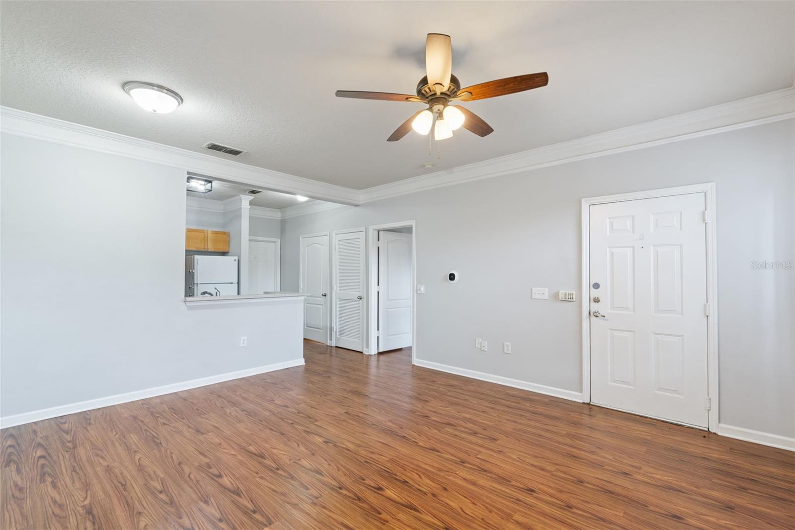 Image 7 of 46 For 8801 Villa View Circle 1