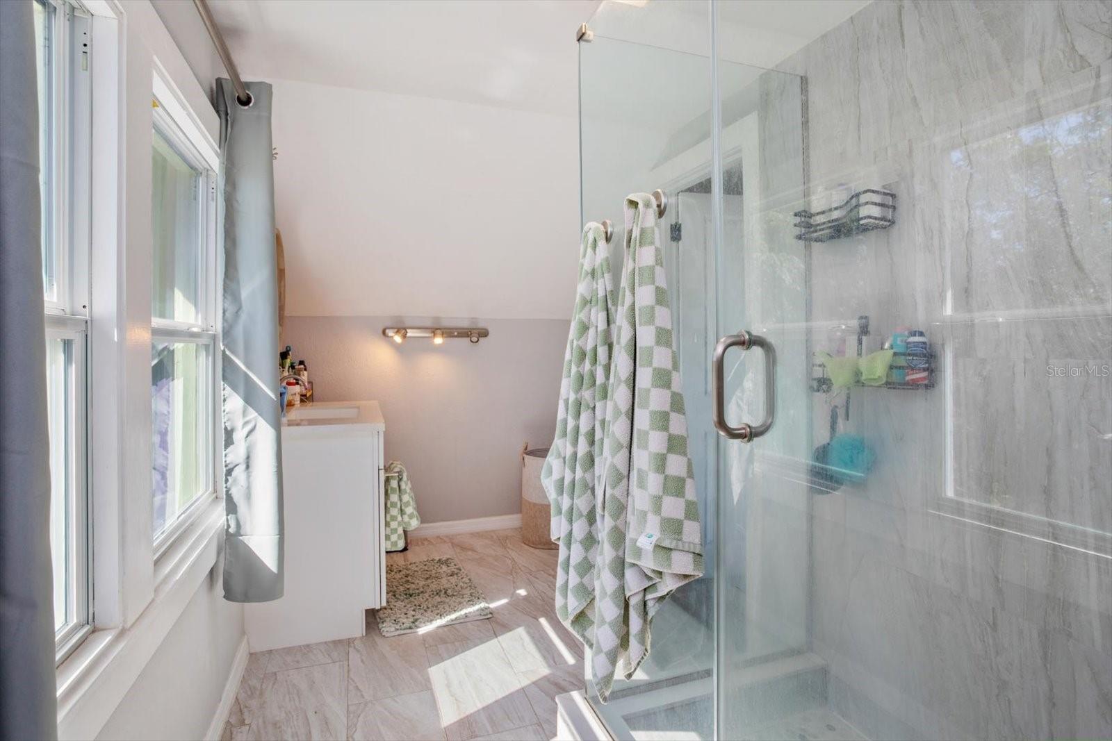 Image 11 of 21 For 1324 Indiana Avenue