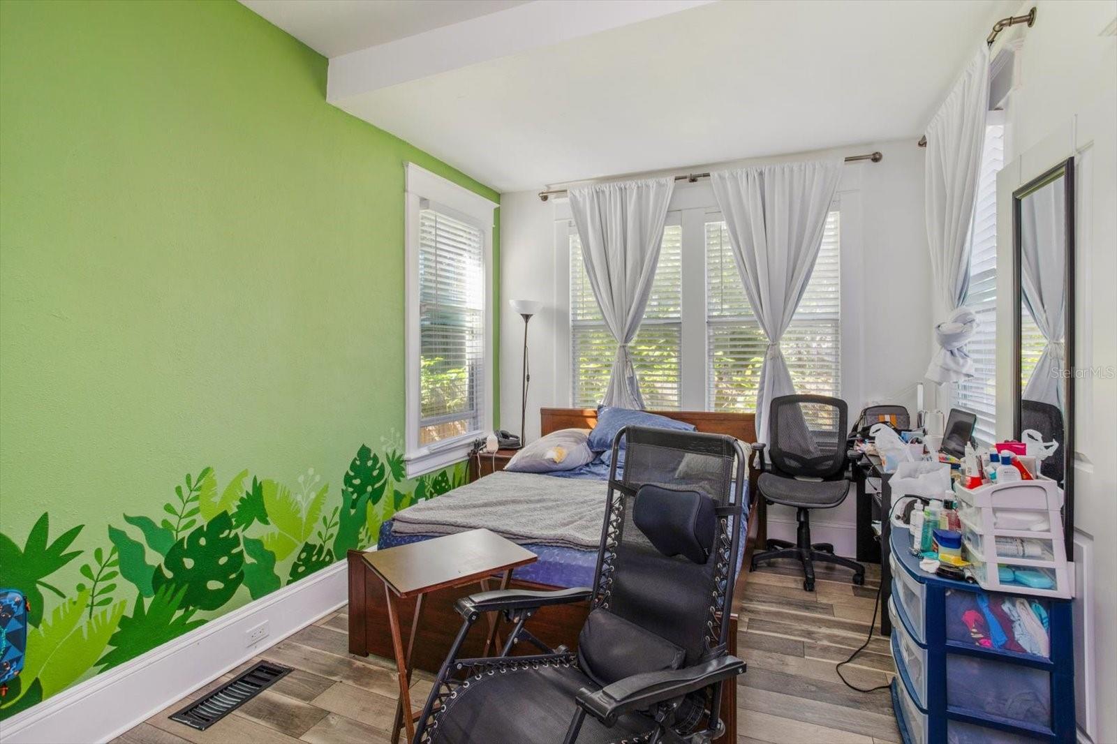 Image 14 of 21 For 1324 Indiana Avenue