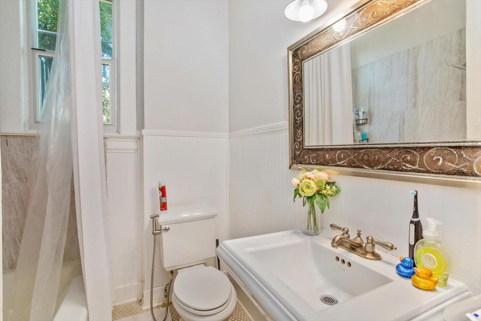 Image 15 of 21 For 1324 Indiana Avenue