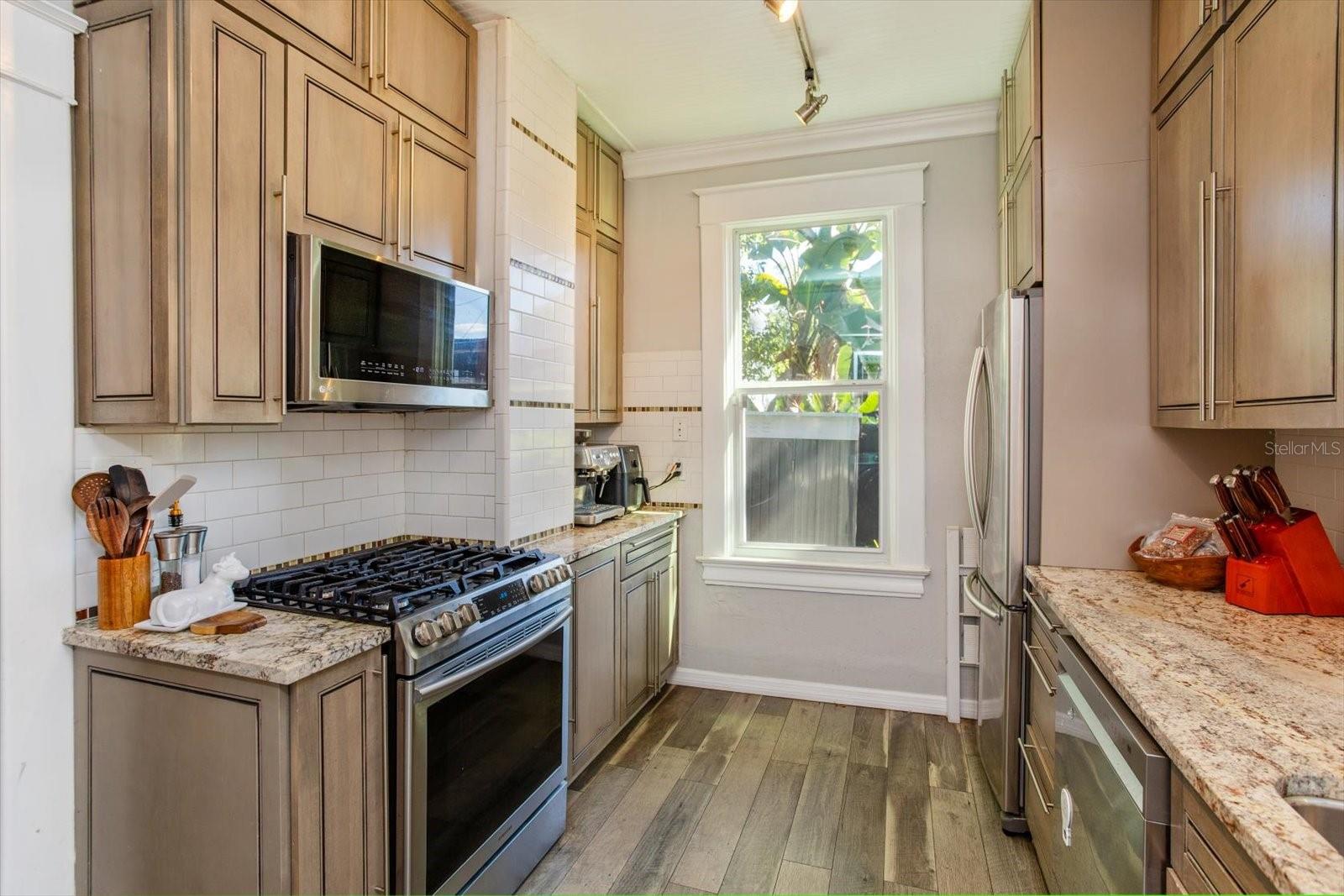 Image 7 of 21 For 1324 Indiana Avenue