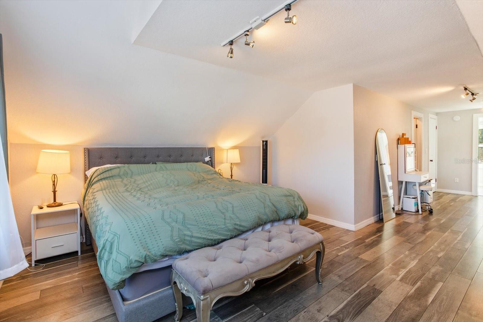 Image 8 of 21 For 1324 Indiana Avenue