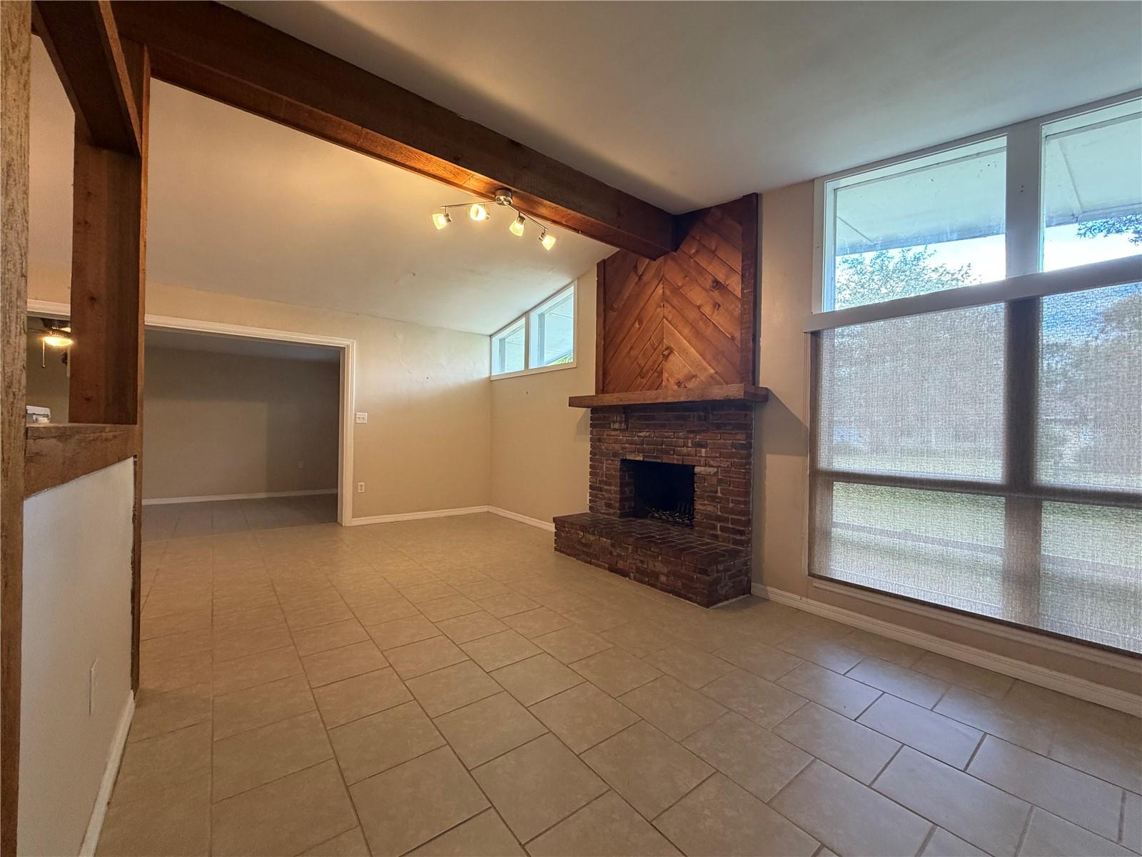 Image 16 of 17 For 904 Hill Street