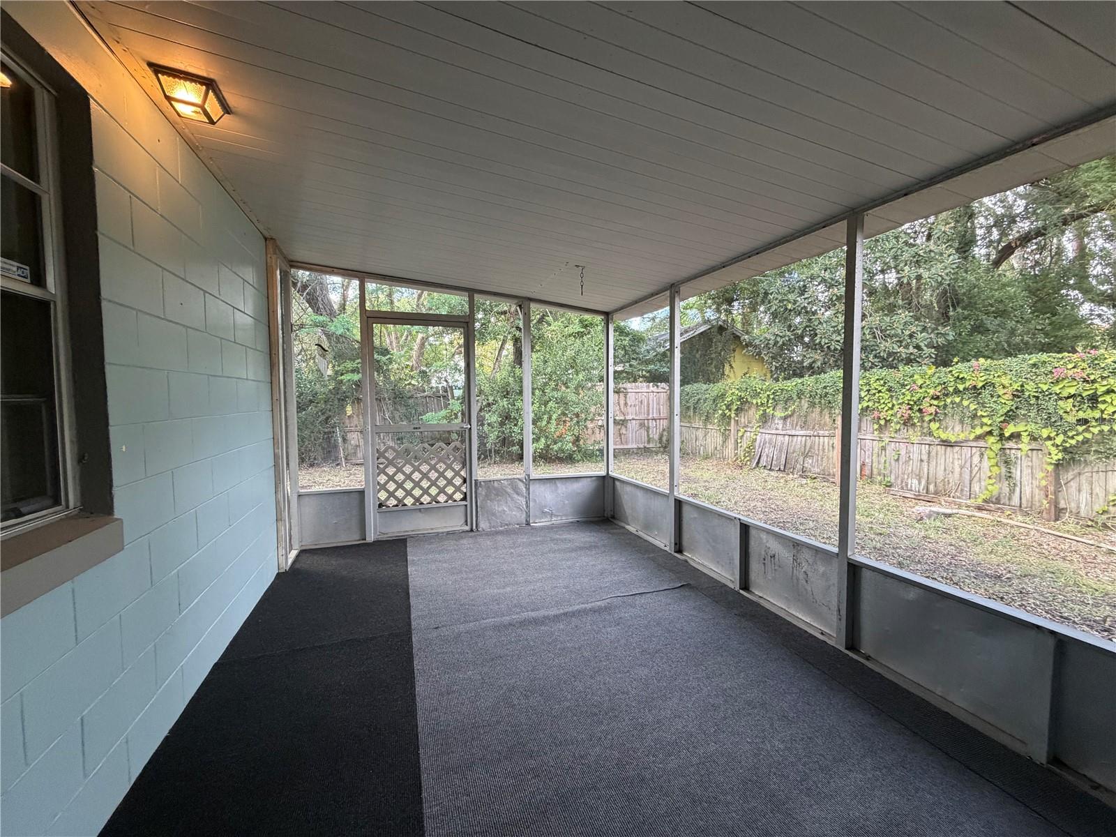 Image 7 of 17 For 904 Hill Street