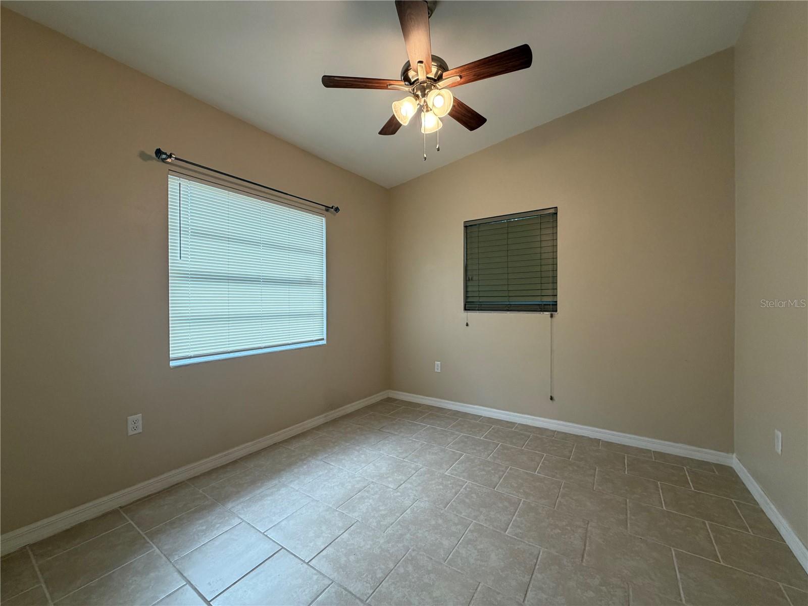 Image 9 of 17 For 904 Hill Street