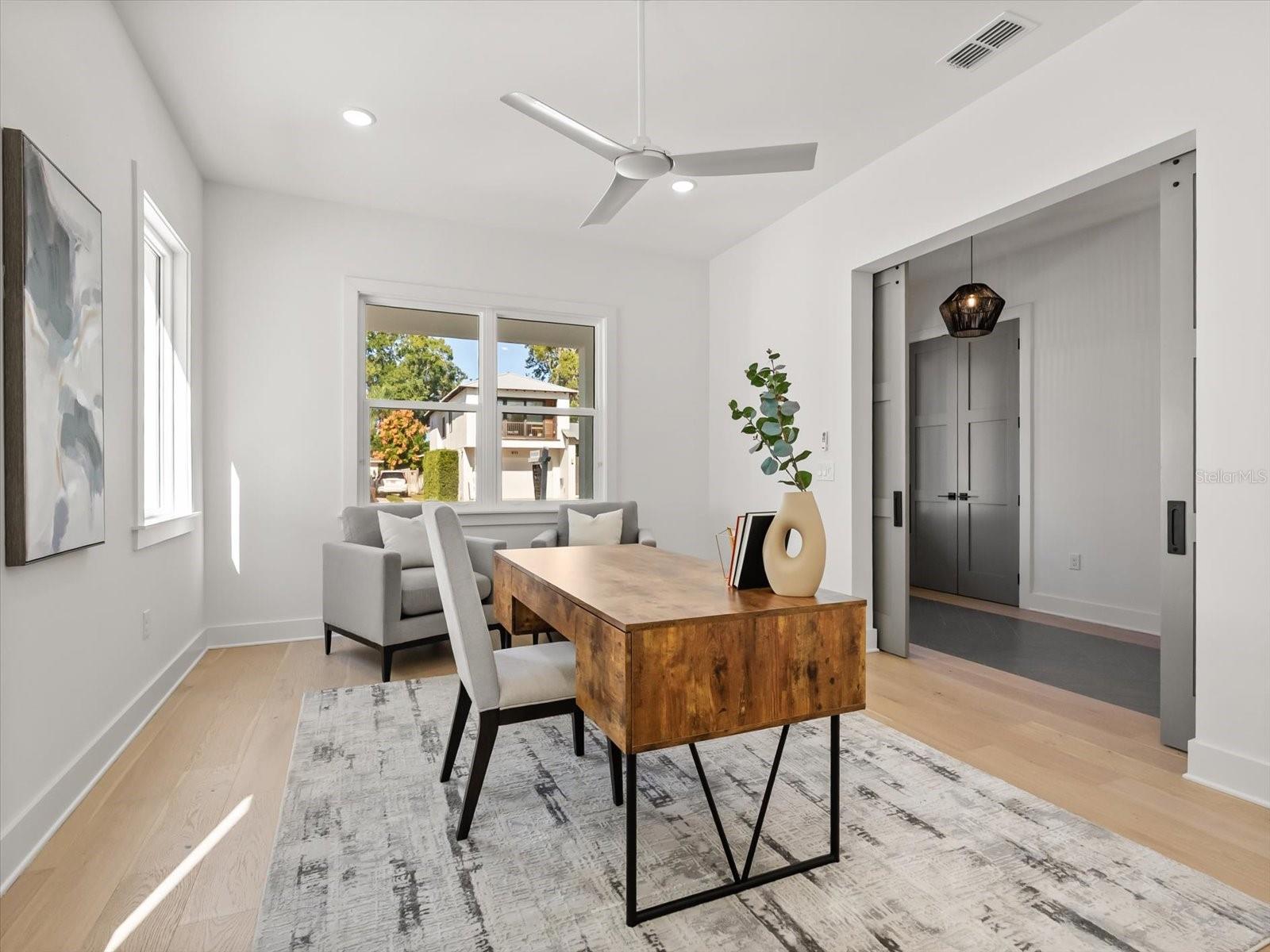 Image 10 of 83 For 910 Golfview Street