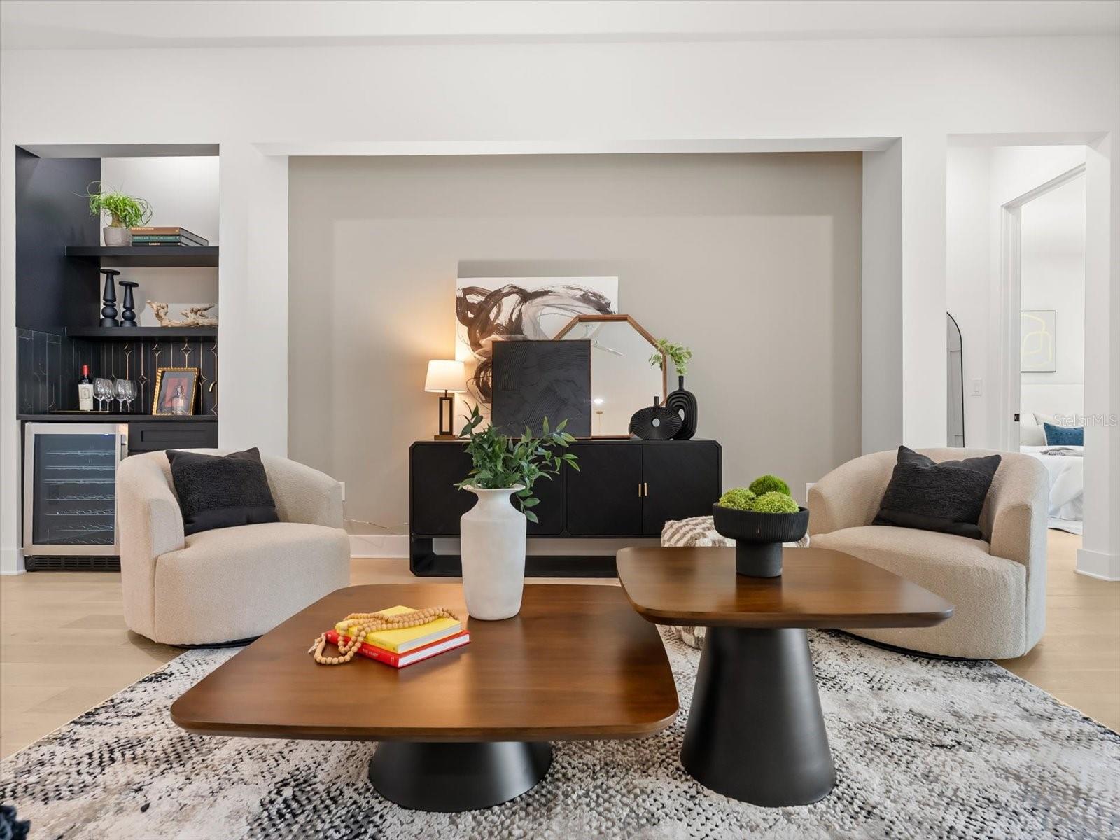 Image 17 of 83 For 910 Golfview Street