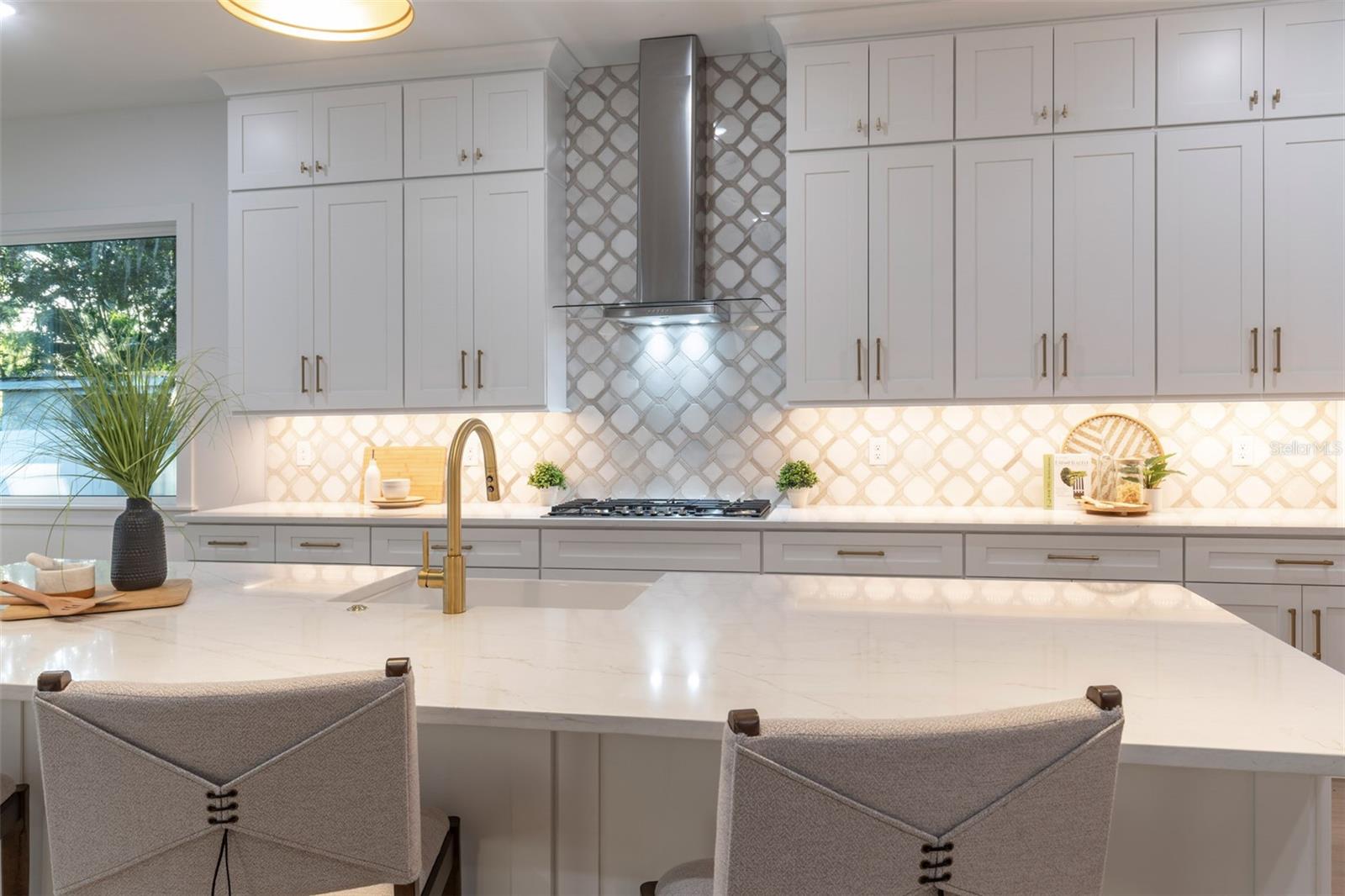 Image 27 of 83 For 910 Golfview Street