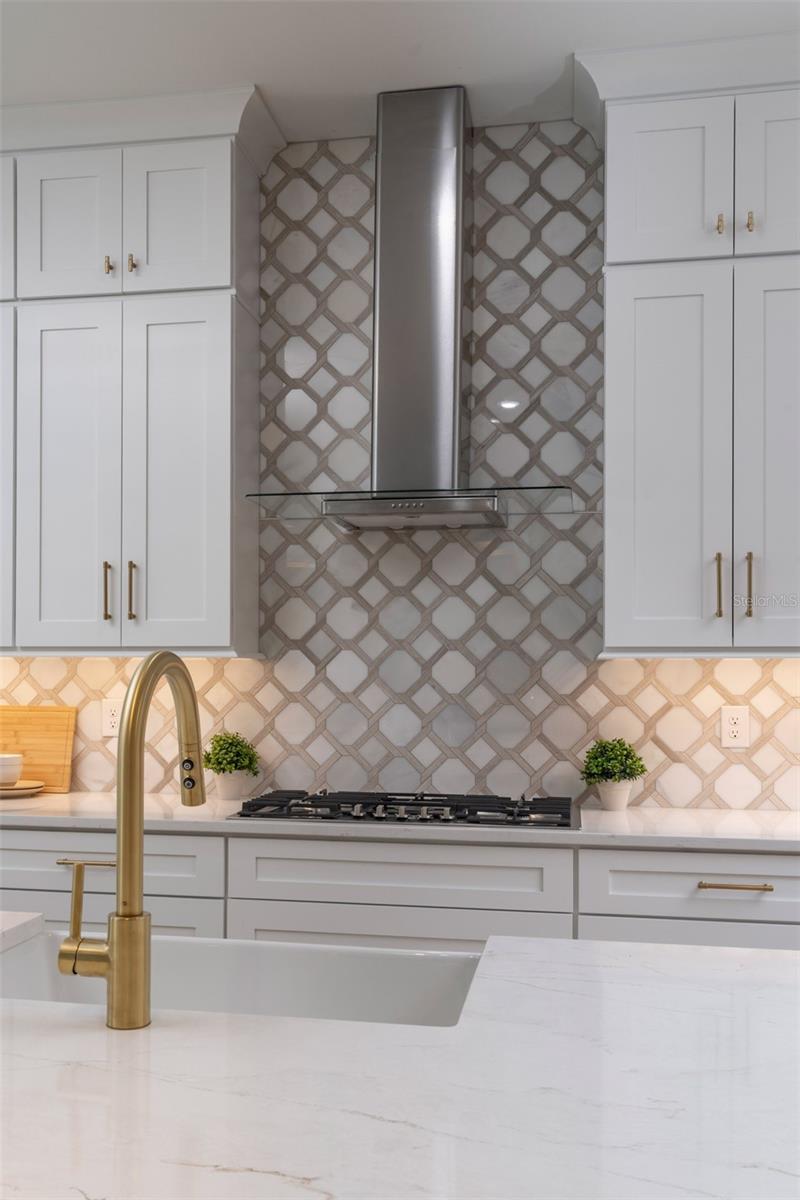 Image 29 of 83 For 910 Golfview Street