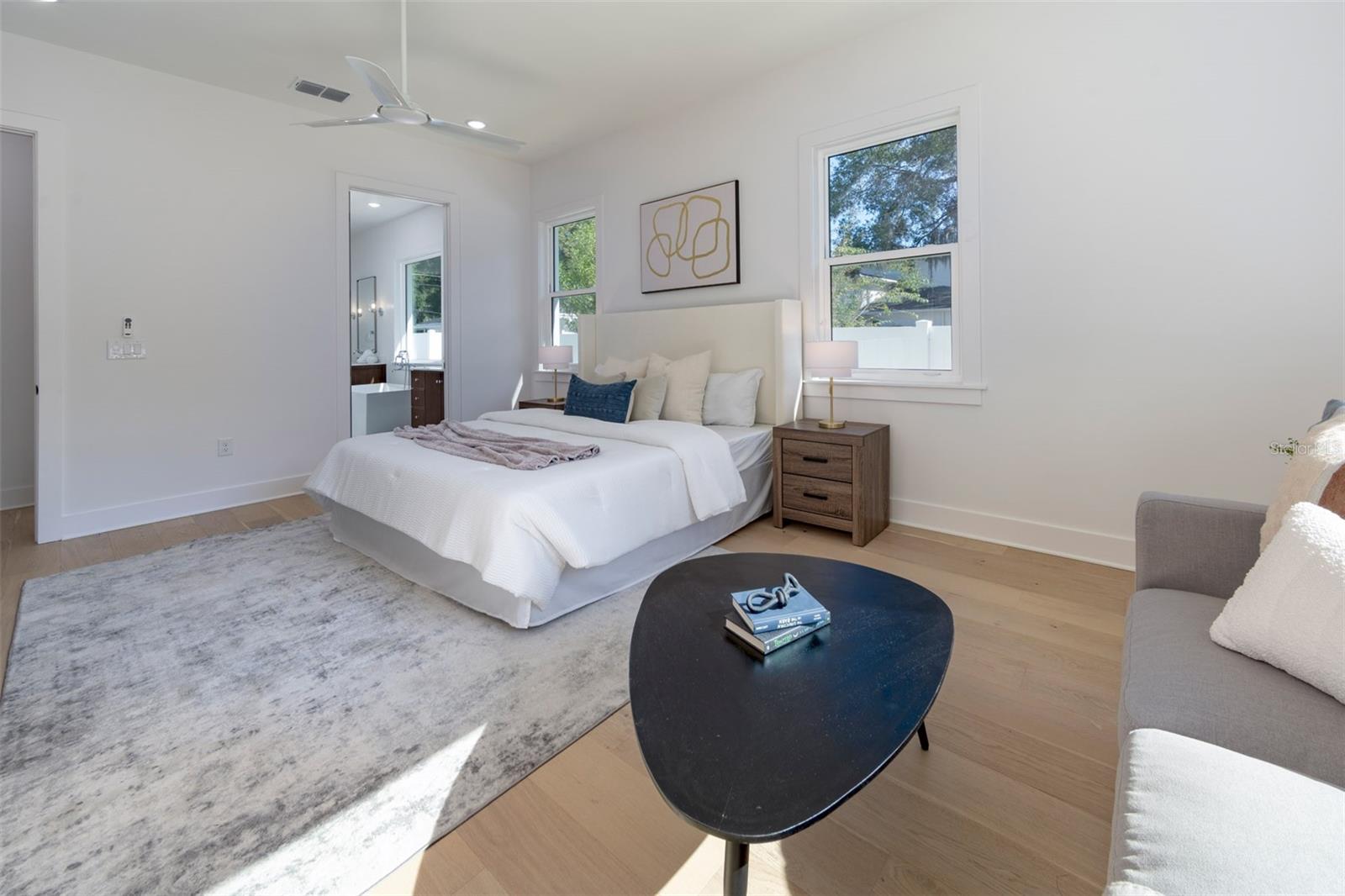 Image 38 of 83 For 910 Golfview Street