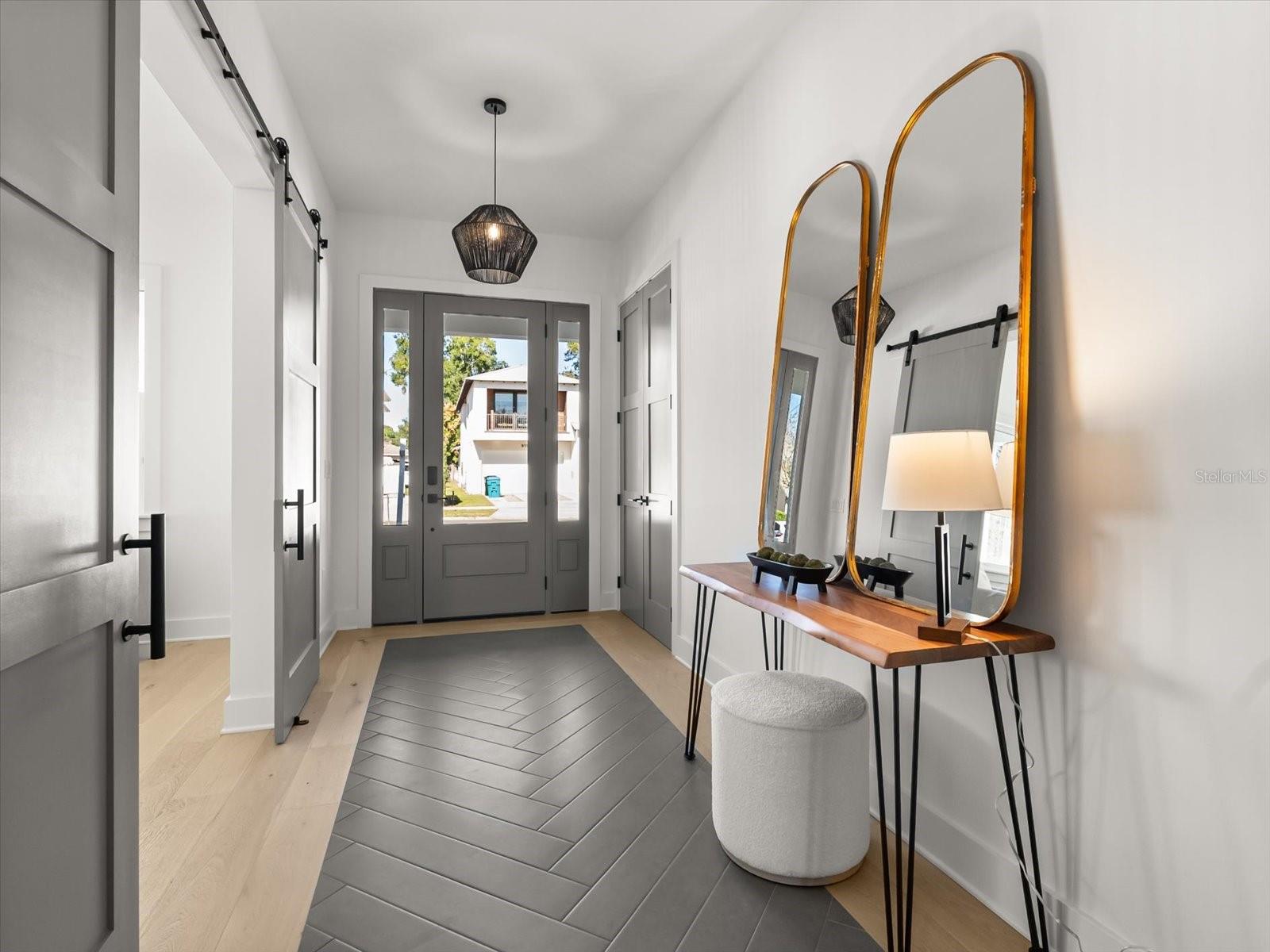 Image 5 of 83 For 910 Golfview Street