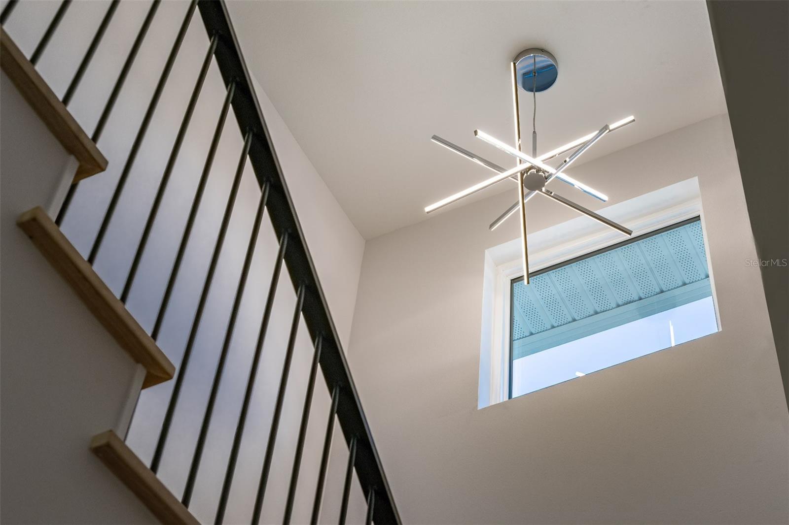 Image 50 of 83 For 910 Golfview Street