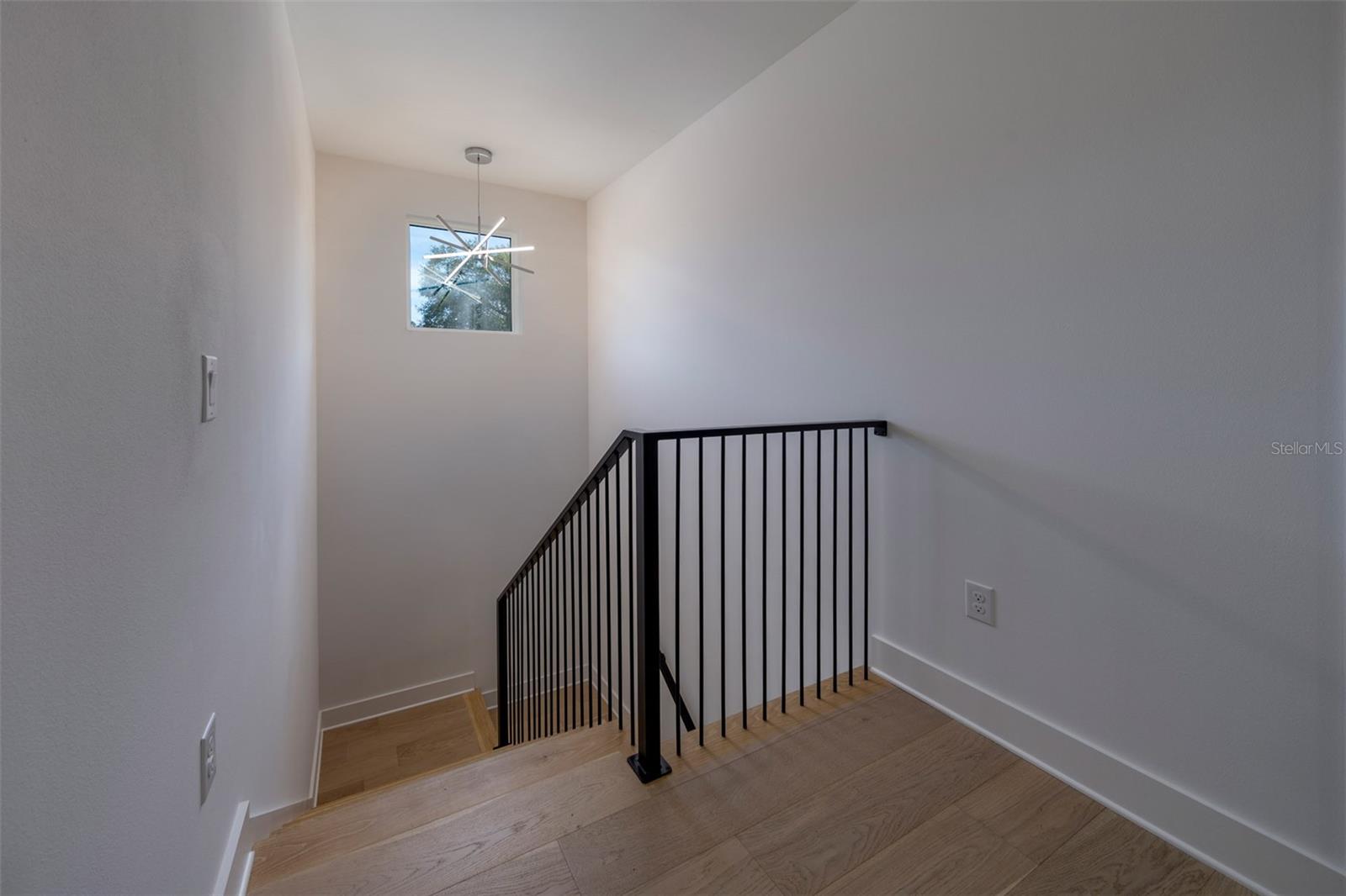 Image 53 of 83 For 910 Golfview Street