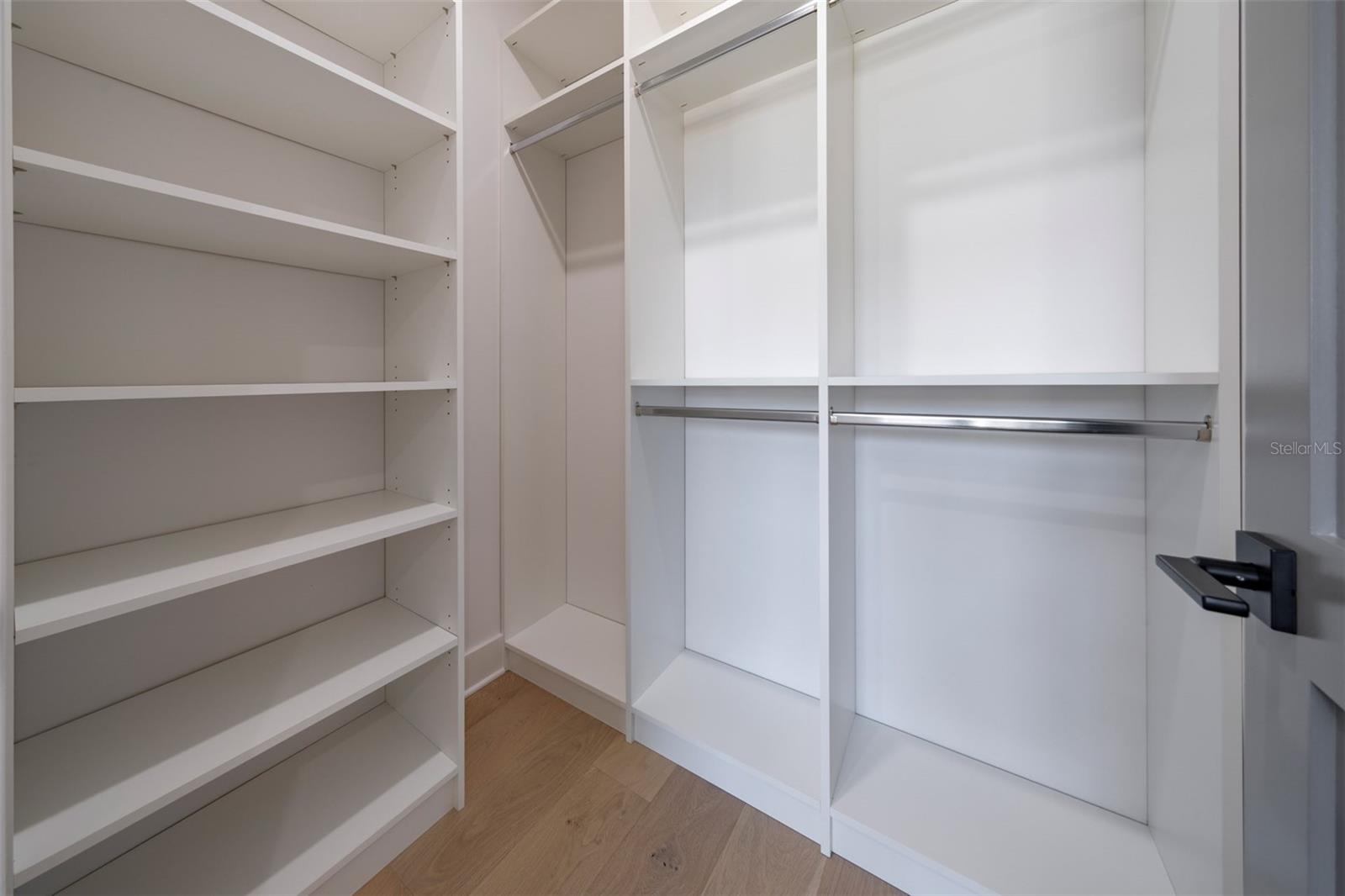 Image 58 of 83 For 910 Golfview Street