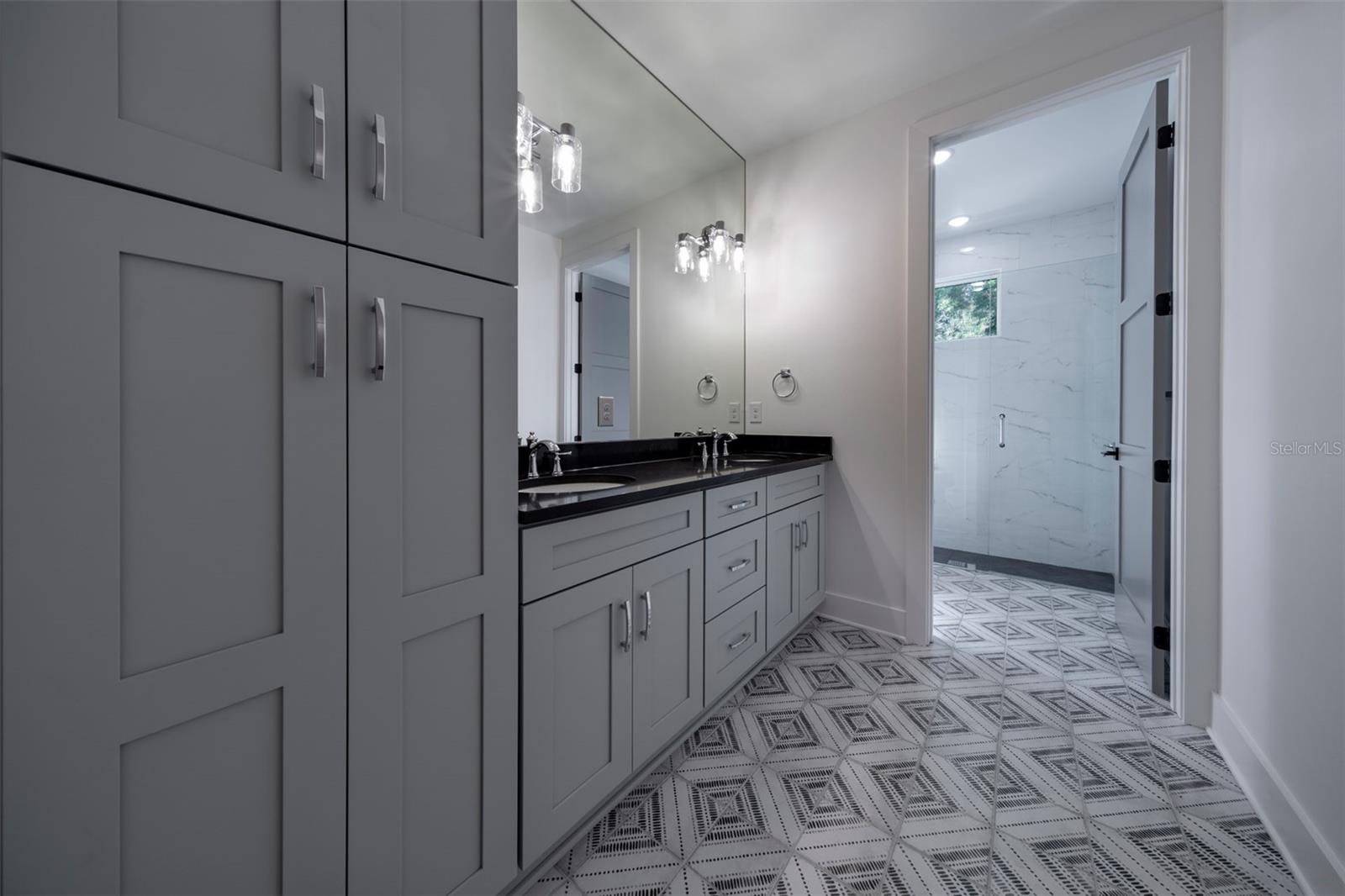 Image 59 of 83 For 910 Golfview Street