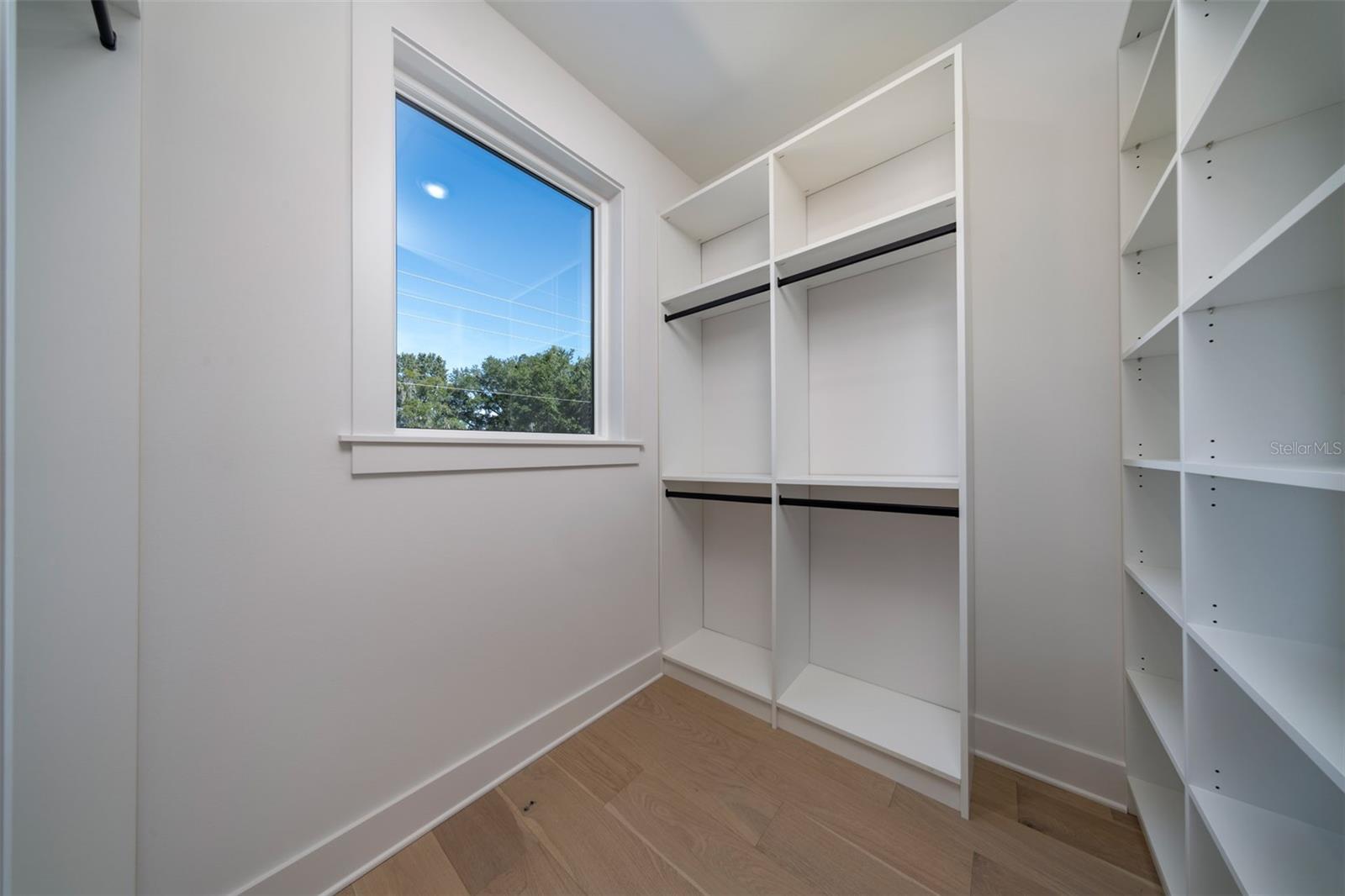 Image 63 of 83 For 910 Golfview Street