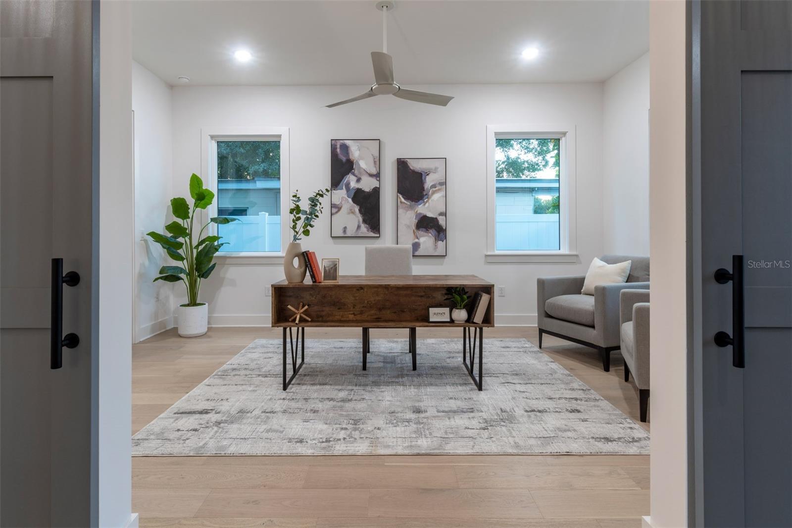 Image 7 of 83 For 910 Golfview Street