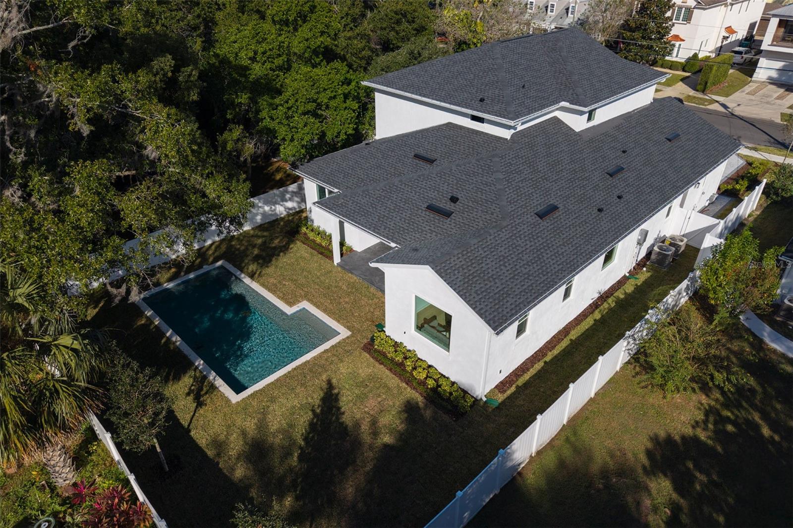 Image 74 of 83 For 910 Golfview Street