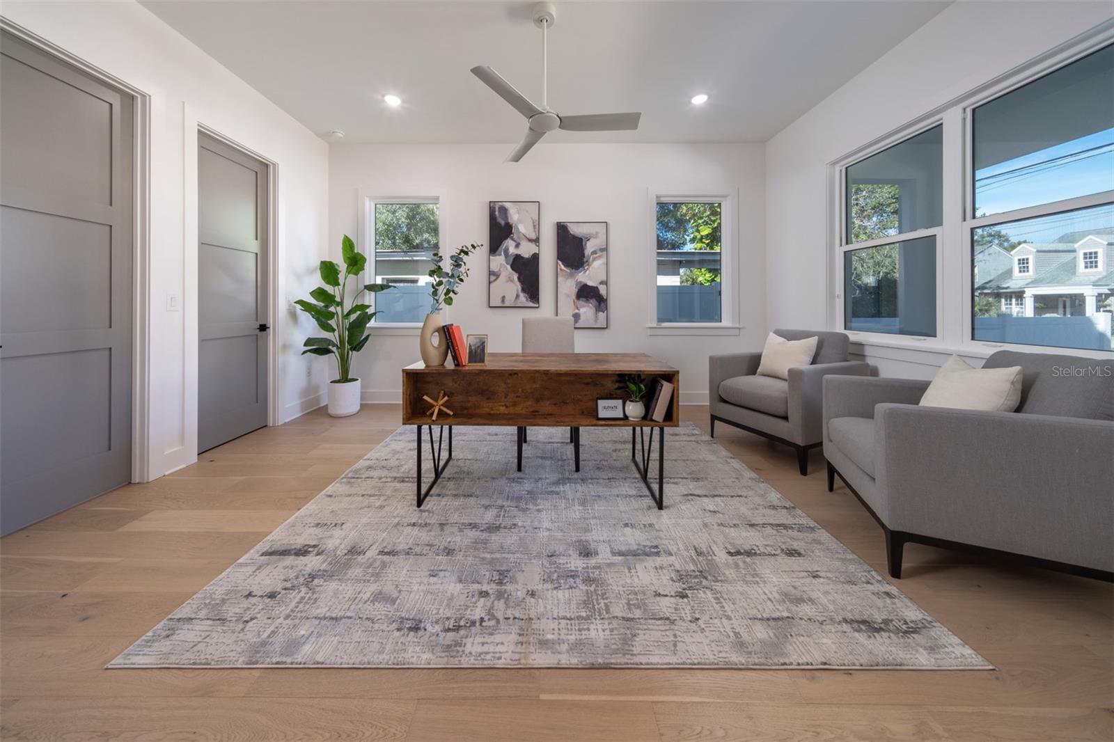 Image 8 of 83 For 910 Golfview Street