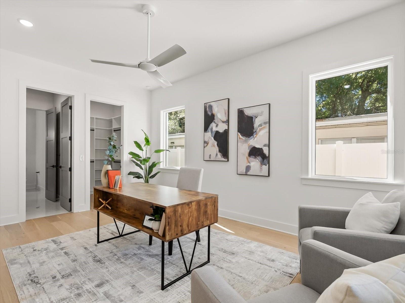 Image 9 of 83 For 910 Golfview Street