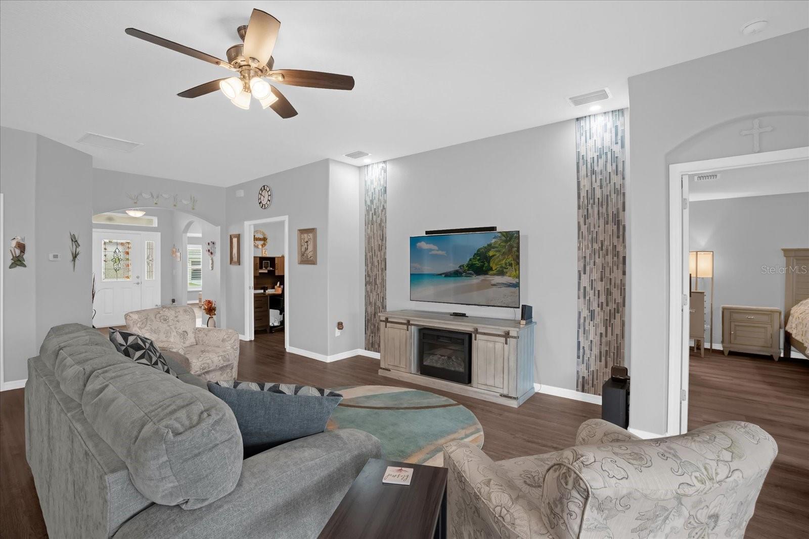 Image 7 of 62 For 3782 Arlington Ridge Blvd