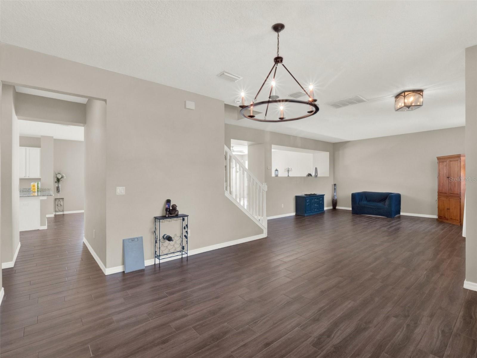 Listing photo id 8 for 14236 Golden Rain Tree Boulevard