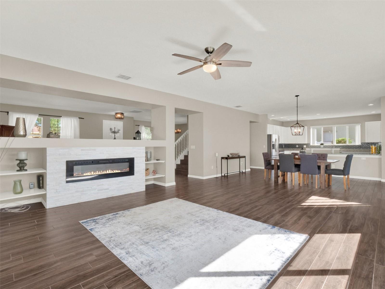 Listing photo id 12 for 14236 Golden Rain Tree Boulevard