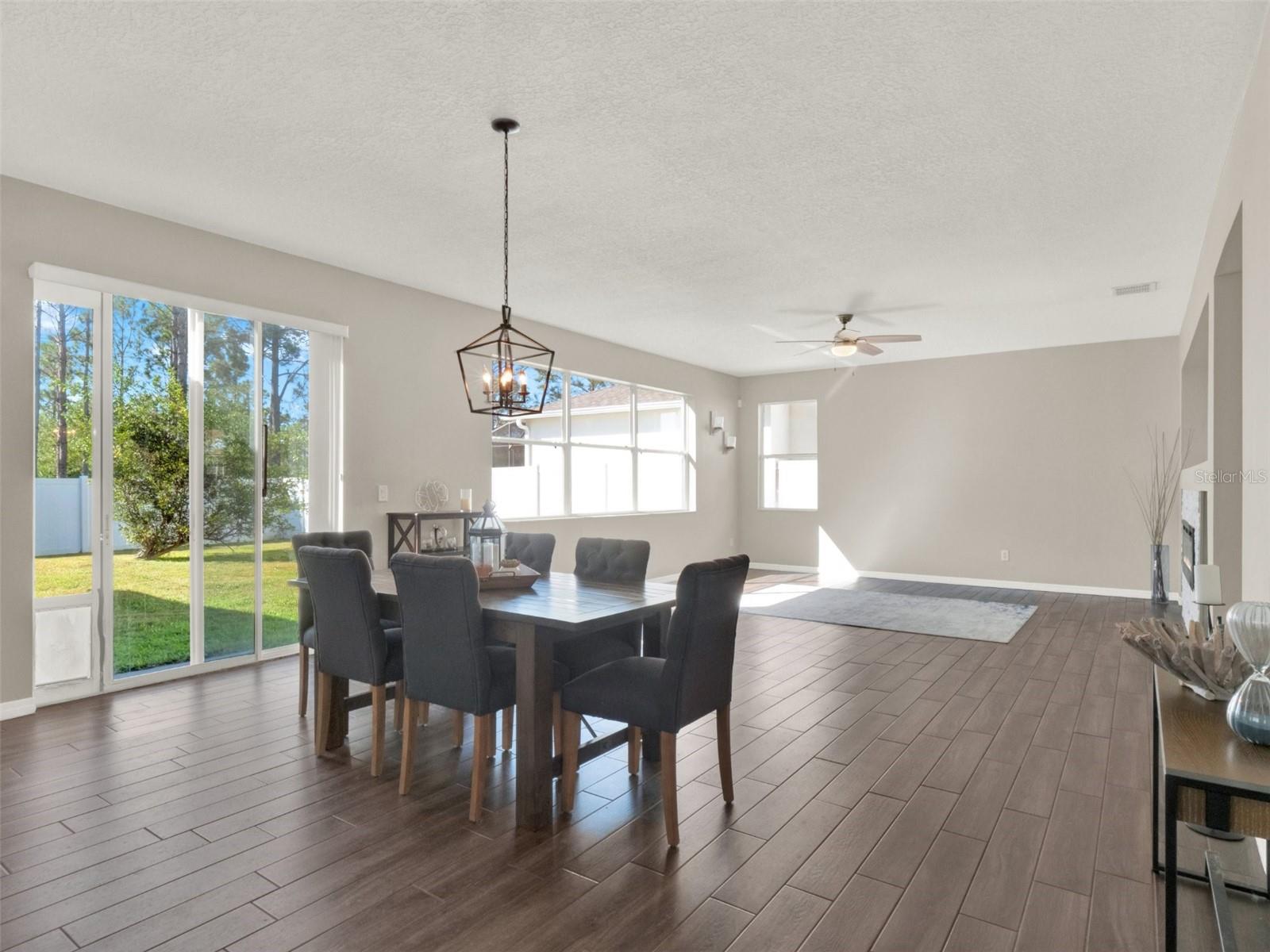 Listing photo id 15 for 14236 Golden Rain Tree Boulevard