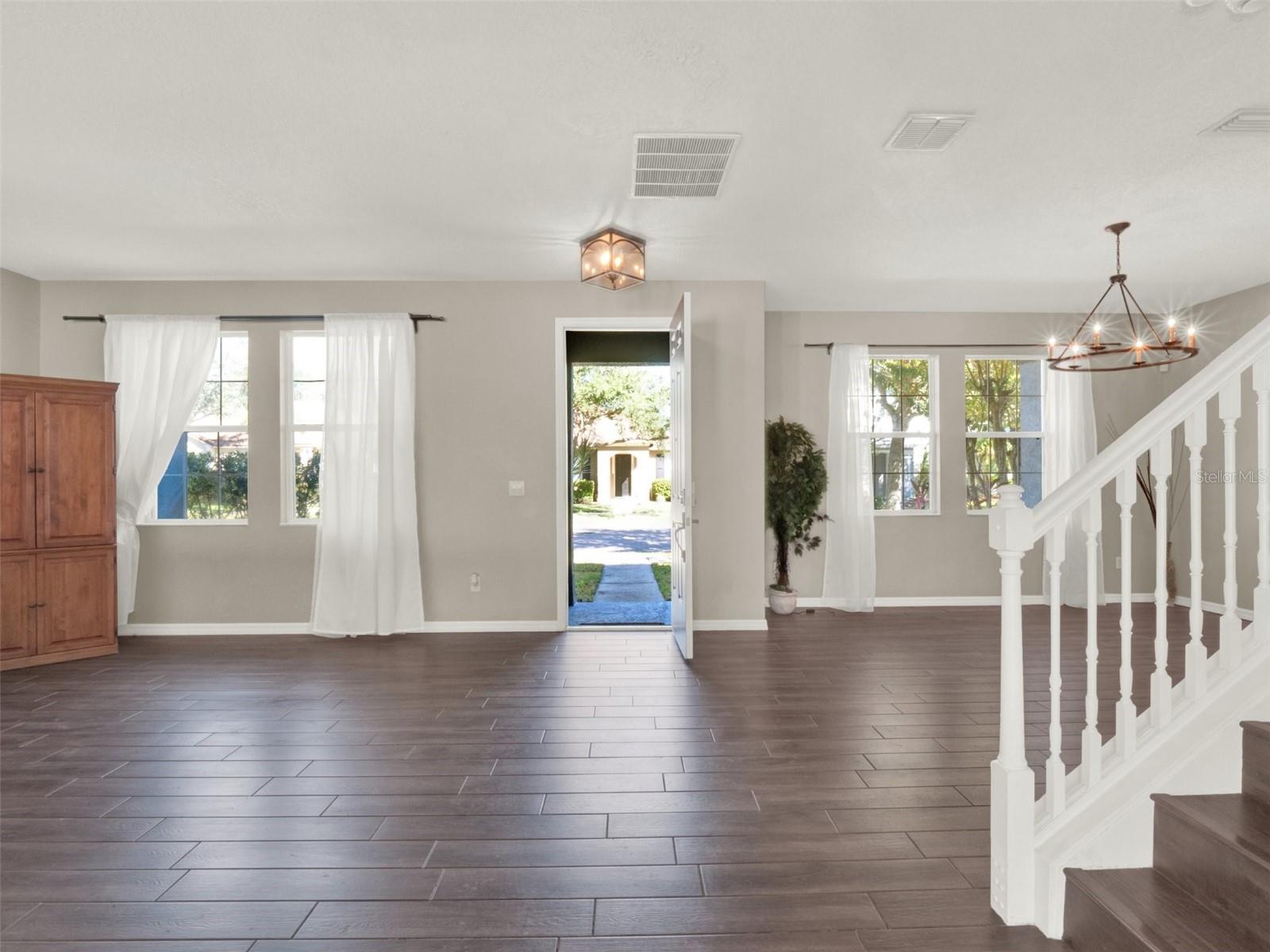 Listing photo id 4 for 14236 Golden Rain Tree Boulevard