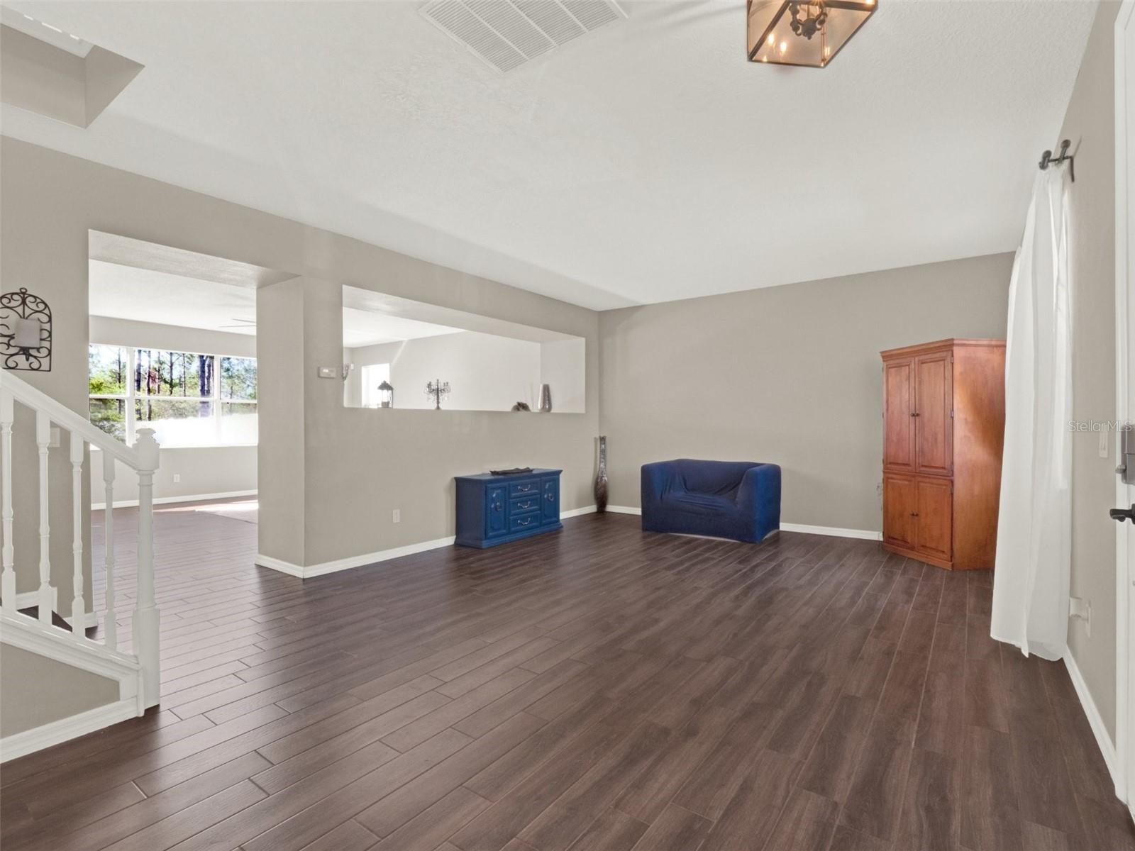 Listing photo id 6 for 14236 Golden Rain Tree Boulevard