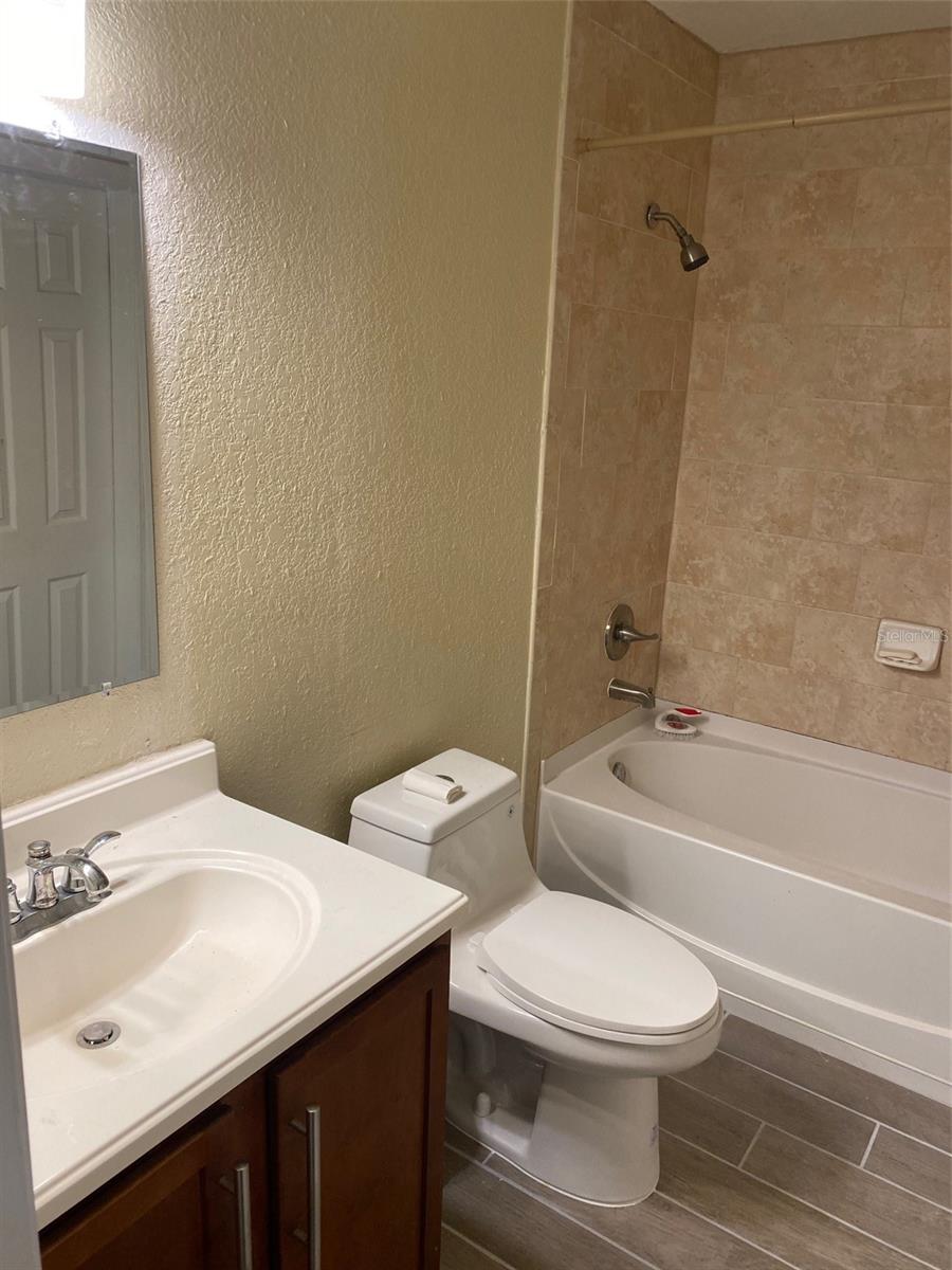 Image 26 of 39 For 1924 Conway Road 2