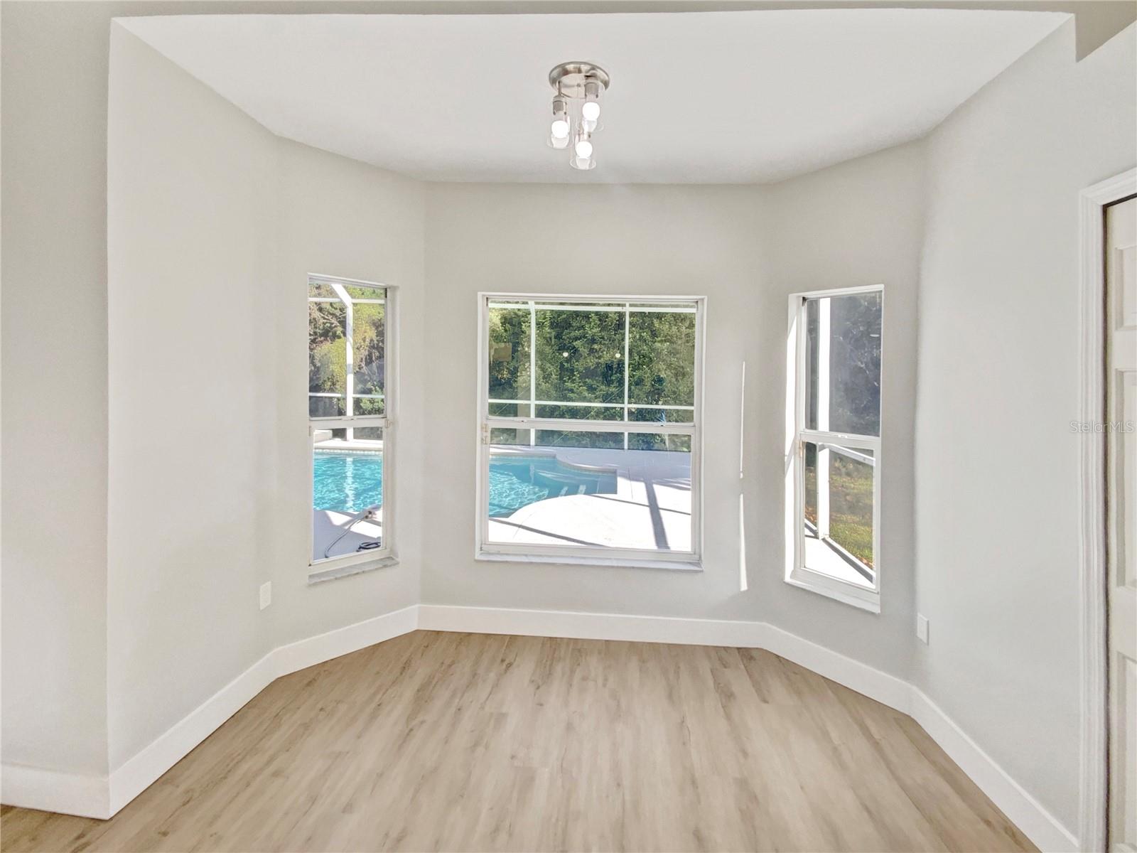 Image 14 of 58 For 19331 Sandy Springs Circle