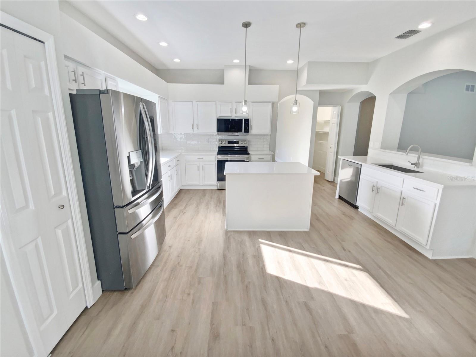 Image 15 of 58 For 19331 Sandy Springs Circle