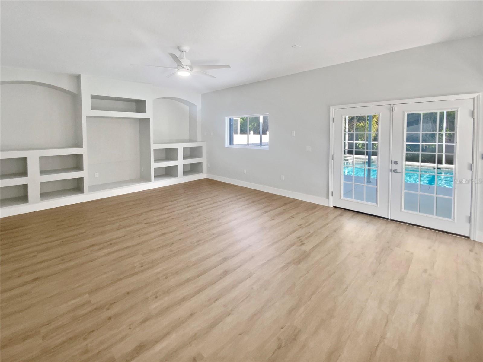 Image 18 of 58 For 19331 Sandy Springs Circle