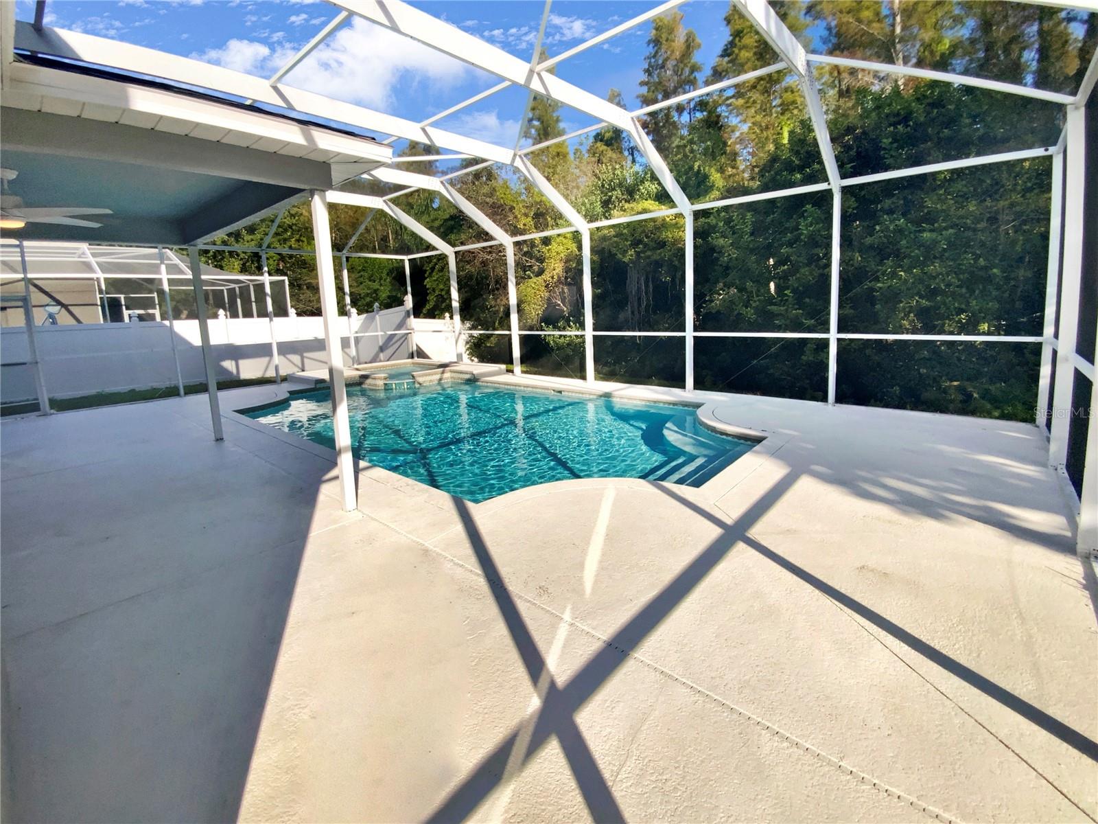 Image 21 of 58 For 19331 Sandy Springs Circle