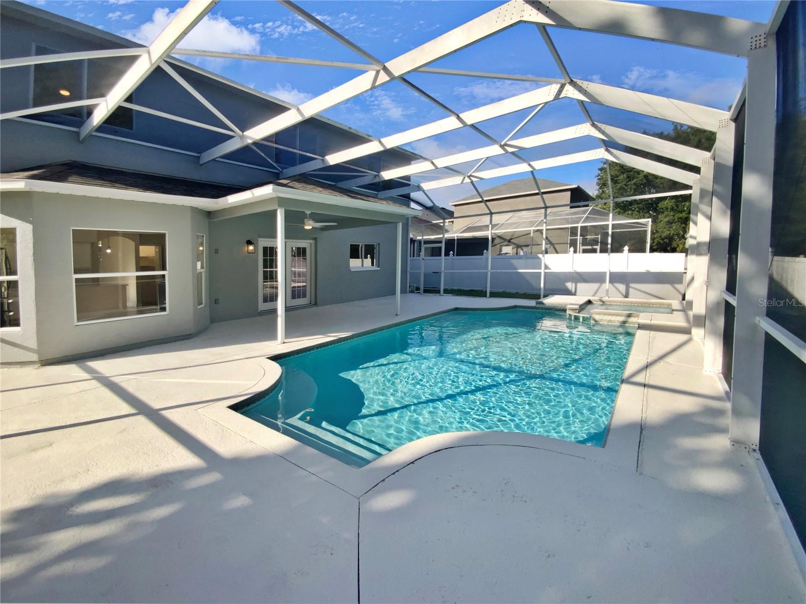 Image 22 of 58 For 19331 Sandy Springs Circle