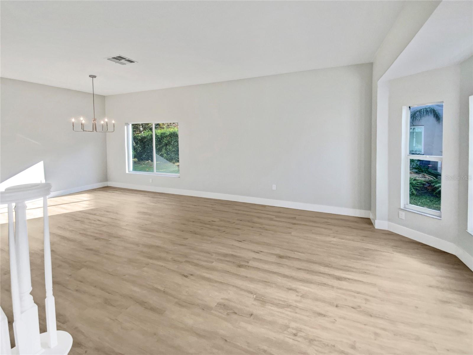 Image 7 of 58 For 19331 Sandy Springs Circle