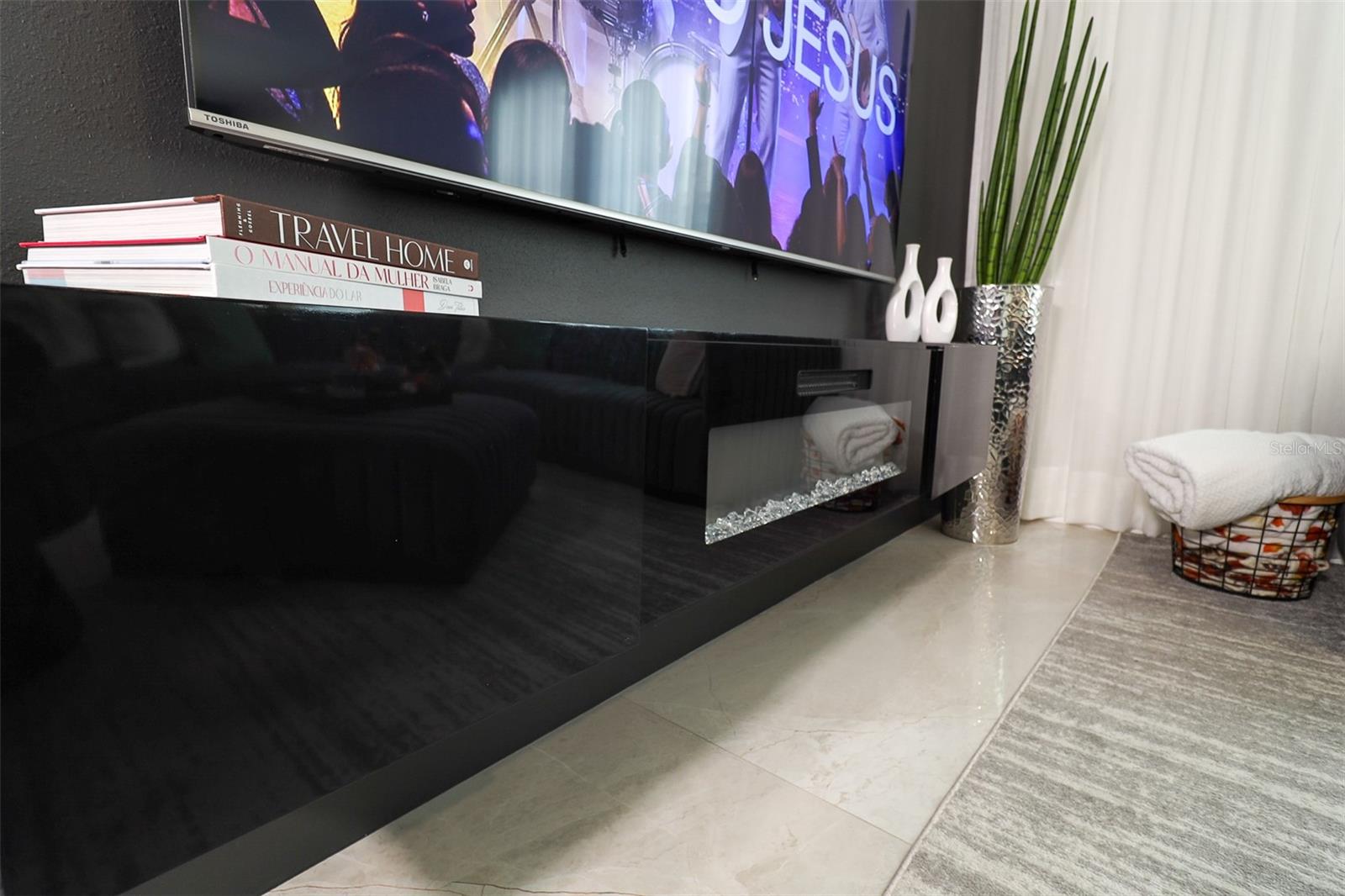 Image 14 of 48 For 35576 Eastbrook Ave