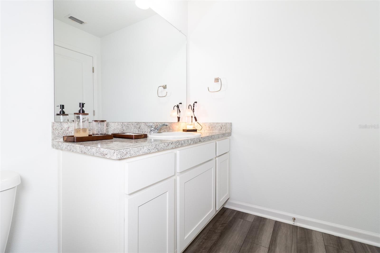 Image 33 of 48 For 35576 Eastbrook Ave