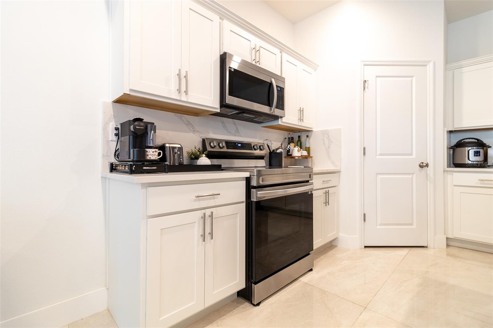 Image 6 of 48 For 35576 Eastbrook Ave