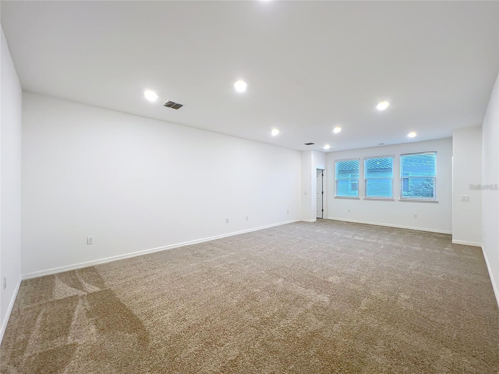 Image 25 of 42 For 12821 Westside Village Loop