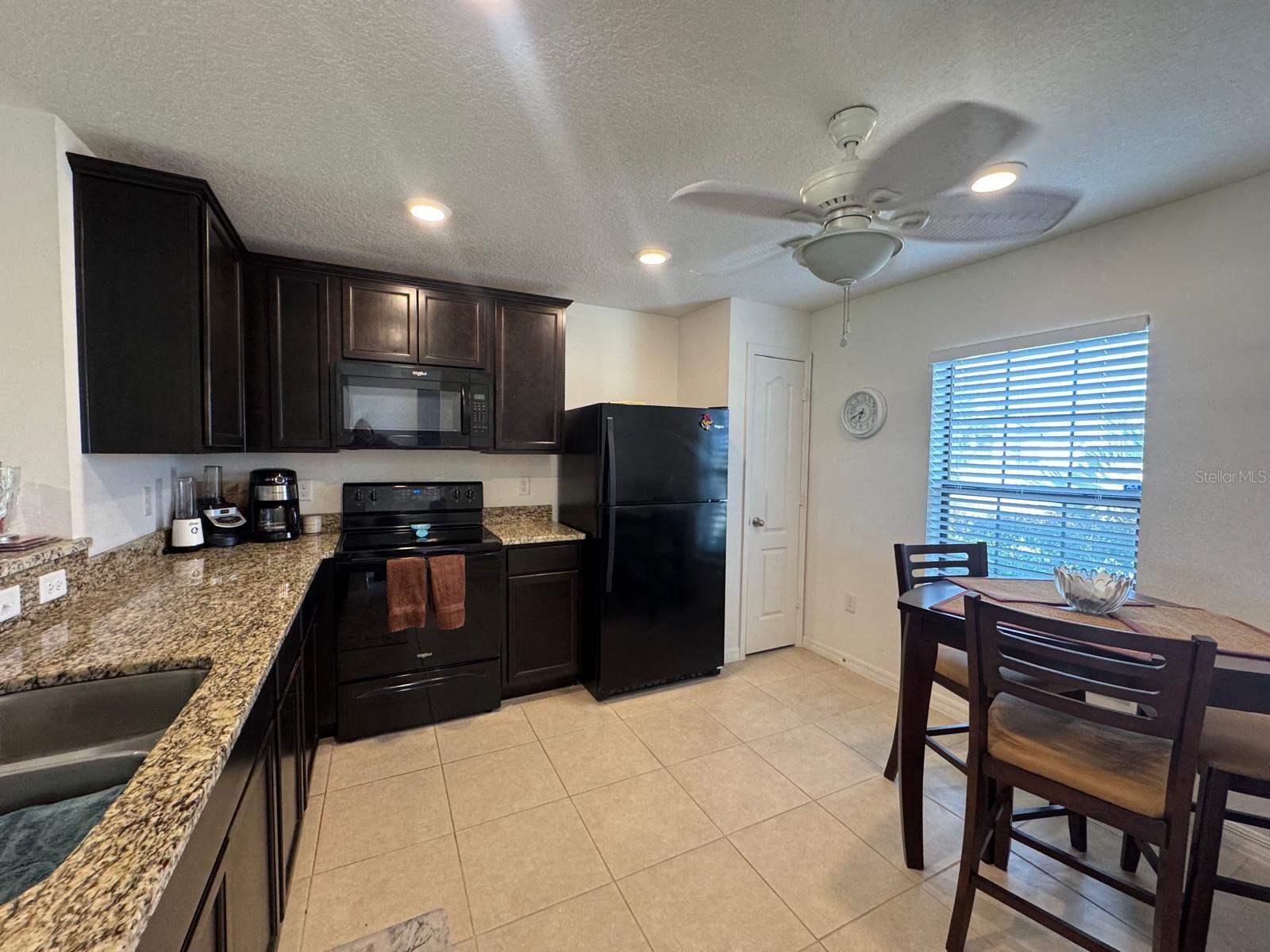 Image 9 of 27 For 1976 Piedmont Court