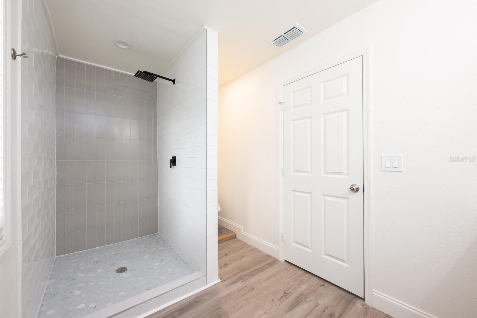 Image 28 of 47 For 1236 Russell Drive