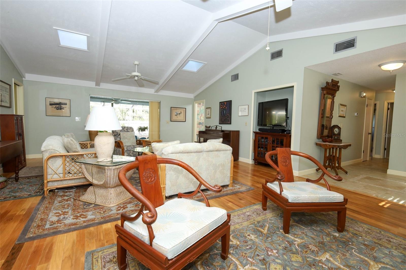 Image 4 of 58 For 141 Duncan Trail