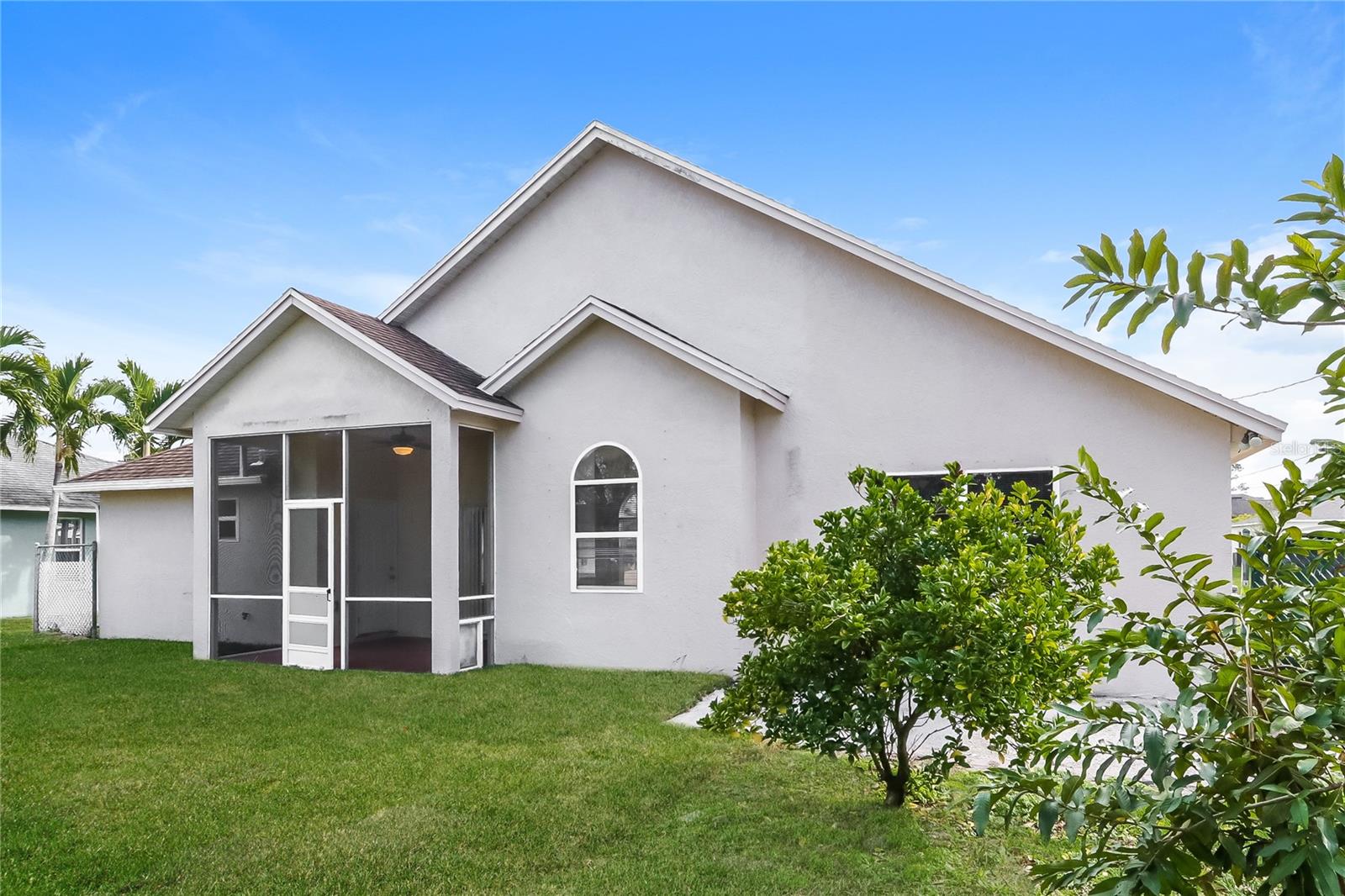 Image 15 of 16 For 4031 Claremont Drive