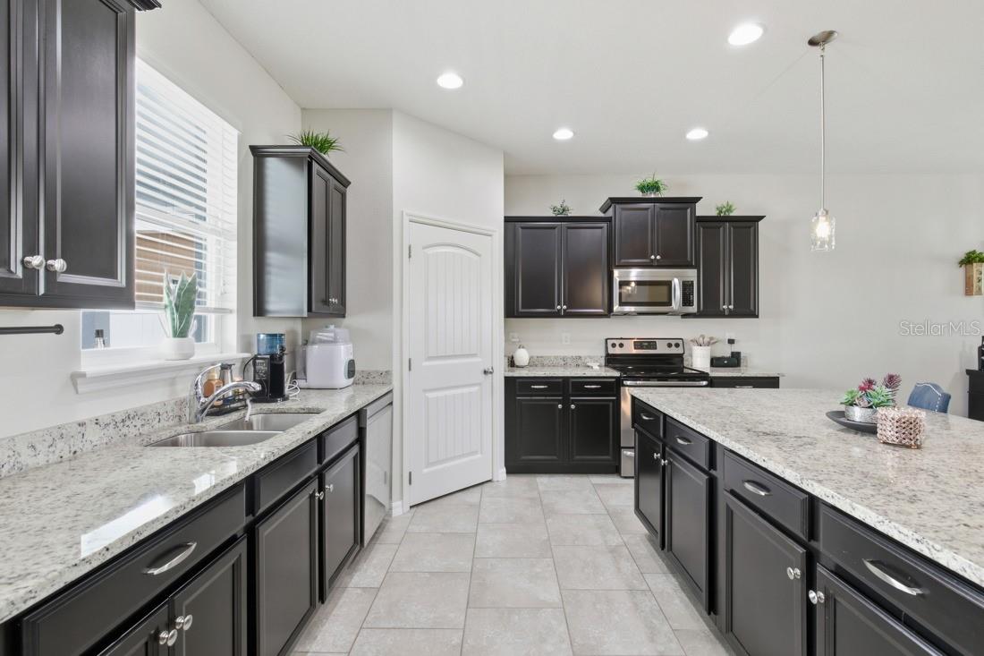 Image 14 of 47 For 1493 Reflection Cove