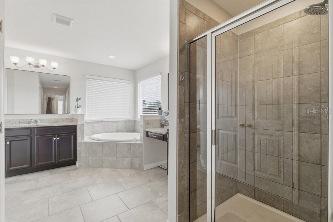 Image 18 of 47 For 1493 Reflection Cove