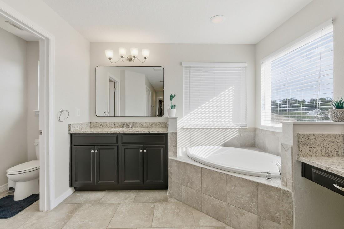 Image 20 of 47 For 1493 Reflection Cove