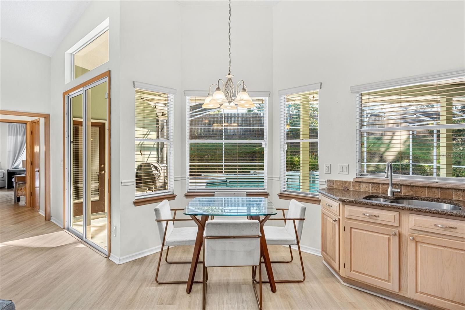 Image 11 of 34 For 8449 Island Palm Circle